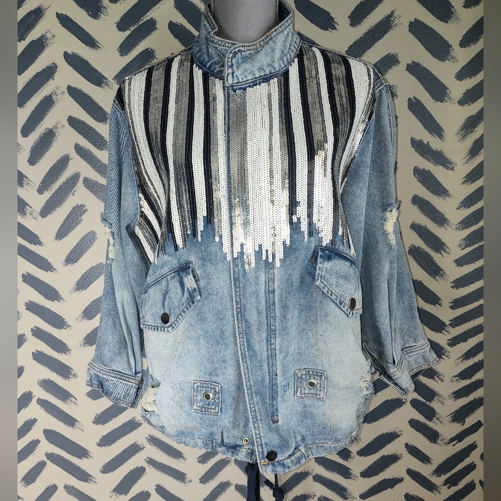 Scripted Embellished Anorak Oversized Distressed … - image 4